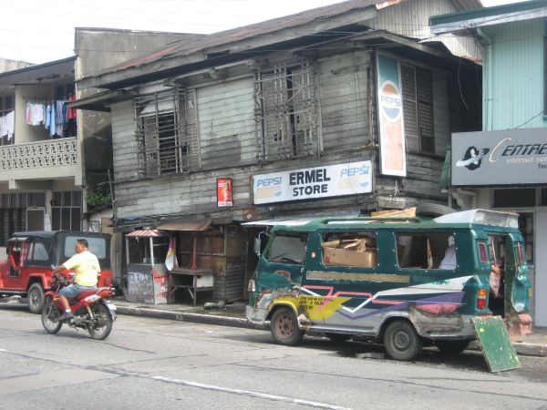 A street in Tacloban City